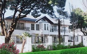 Chic Guest House & Solar System Free From Load Shedding